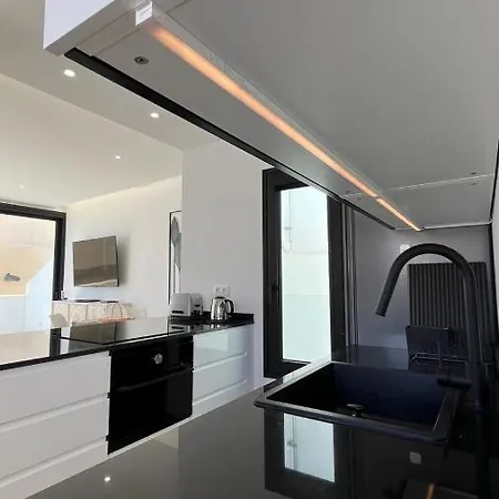 Appartamento C-10 Vegueta - Private Rooftop Pool *